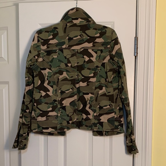 VENUS Green Camouflage Utility Jean Jacket - Picture 5 of 8
